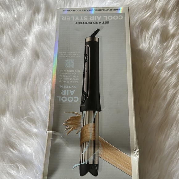 . The box is a little damage but the product is in its condition - Picture 2 of 3